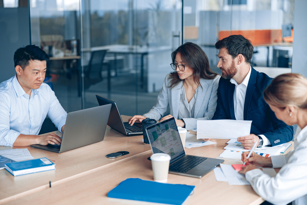 how does GEO impact the B2B buyer's journey